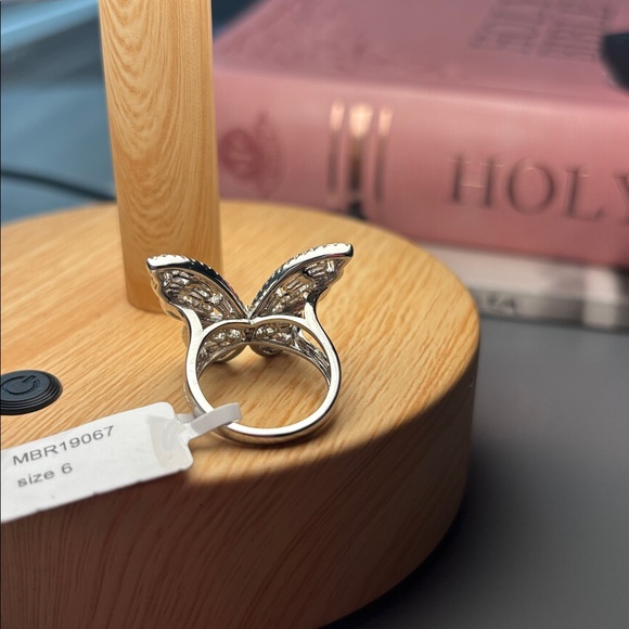 NWT Butterfly Statement Ring Size 6 - Picture 7 of 10